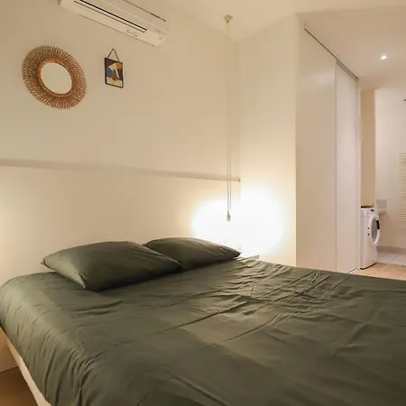 Dv4 Hyper-centre Metro & Gare *