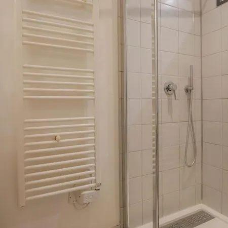 Dv4 Hyper-centre Metro & Gare *